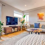 Denver Townhome With Hot Tub, Walk To Empower Field!