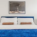 Bright & Modern Retreat - King Beds - Sloans Lake