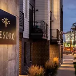 Gameday Oasis - Private Balcony - Jefferson Park - Tesoro
