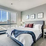 Landing Modern Apartment With Amazing Amenities