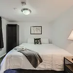 Ranch-Style Home Retreat Walk To Light Rail