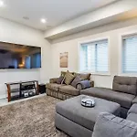 Luxury 5-Bedroom Home In Lohi