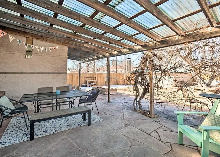 Denver Apt With Patio And Large Yard, 4 Mi To Downtown