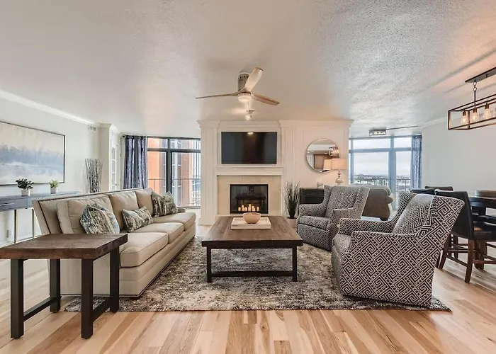 Larimer Luxury Top Notch Amenities Walk To All