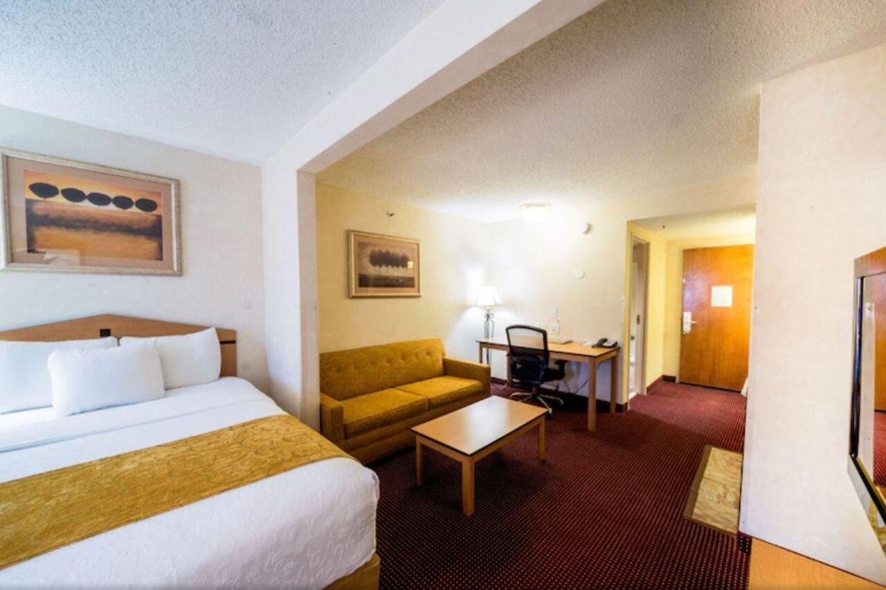 Hotel Americinn & International Airport Denver