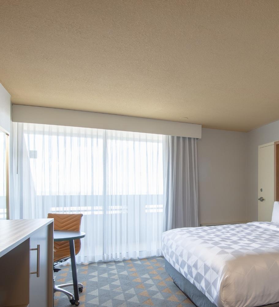 East By Ihg 3*