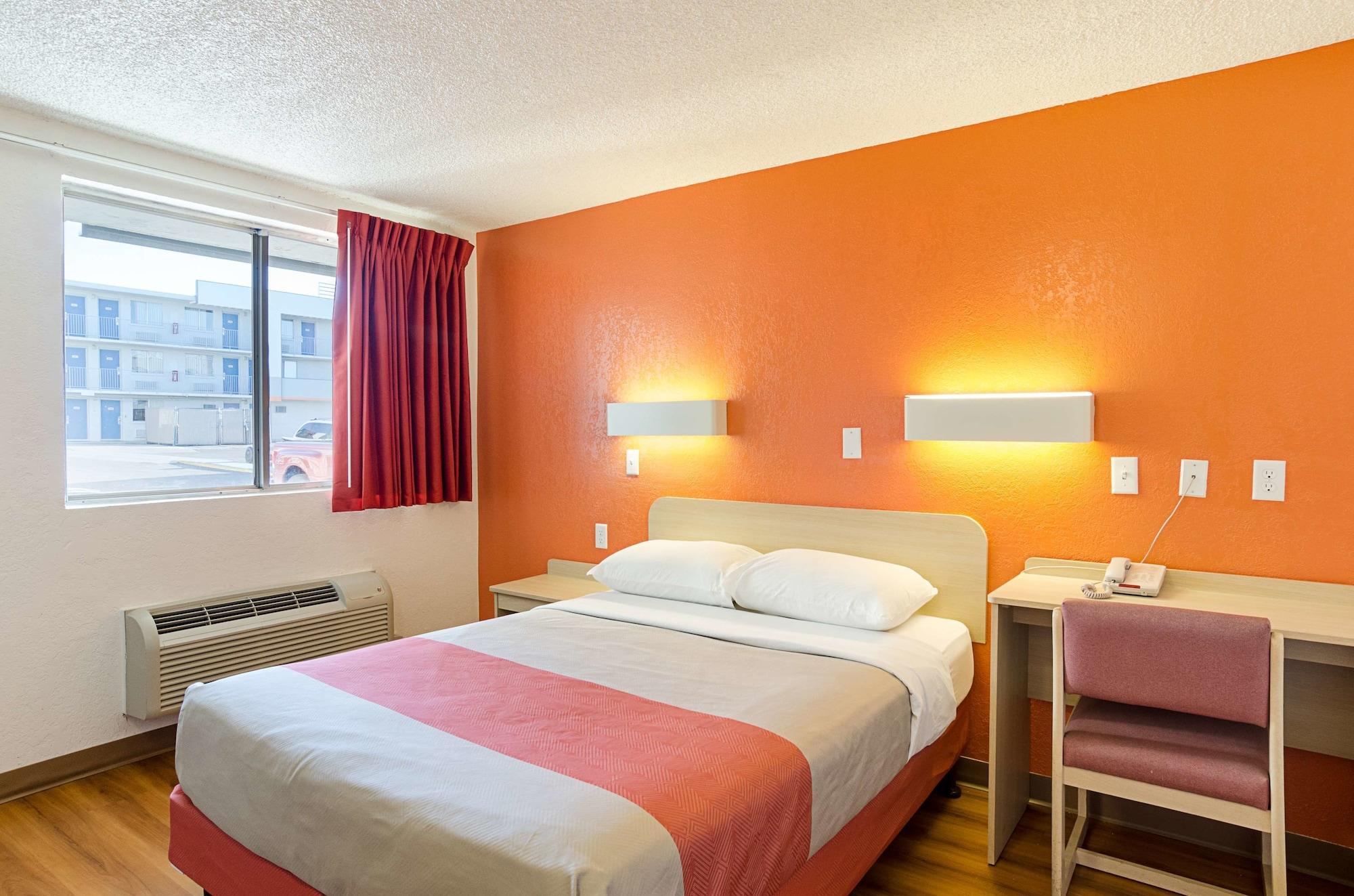 6- Denver, Co Downtown Hotel
