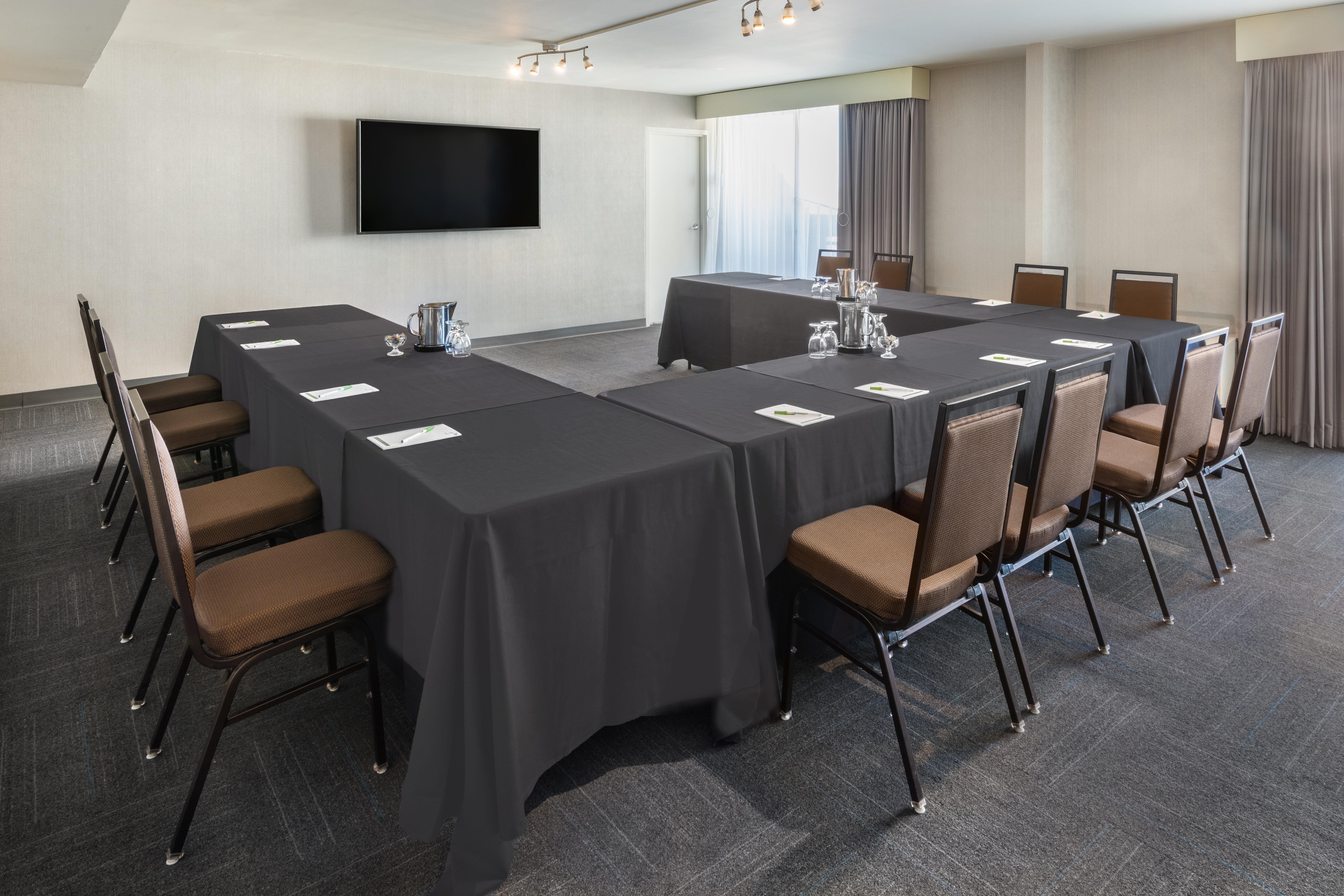 Hotel East By Ihg Denver