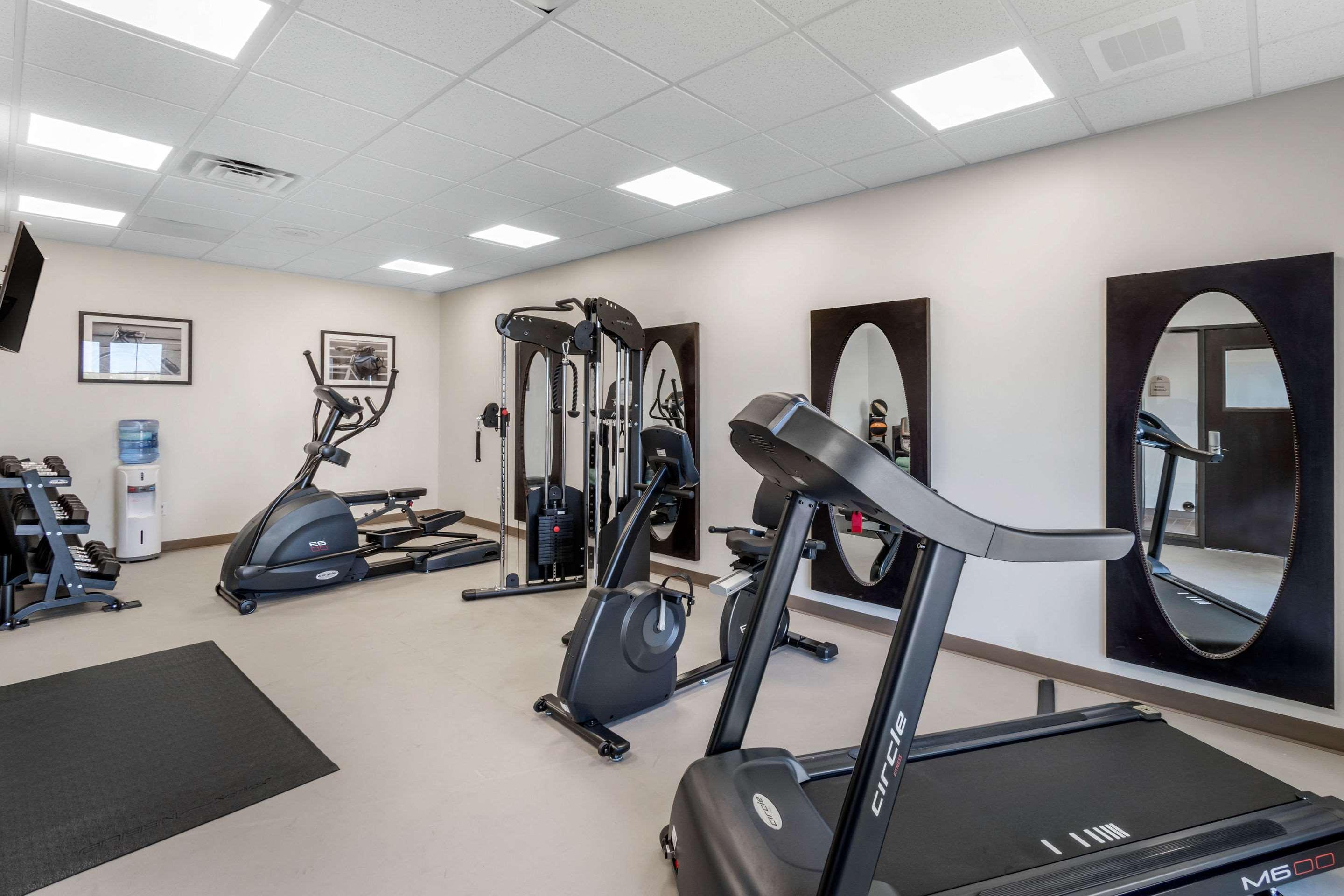 Mainstay International Airport Hotel 3*