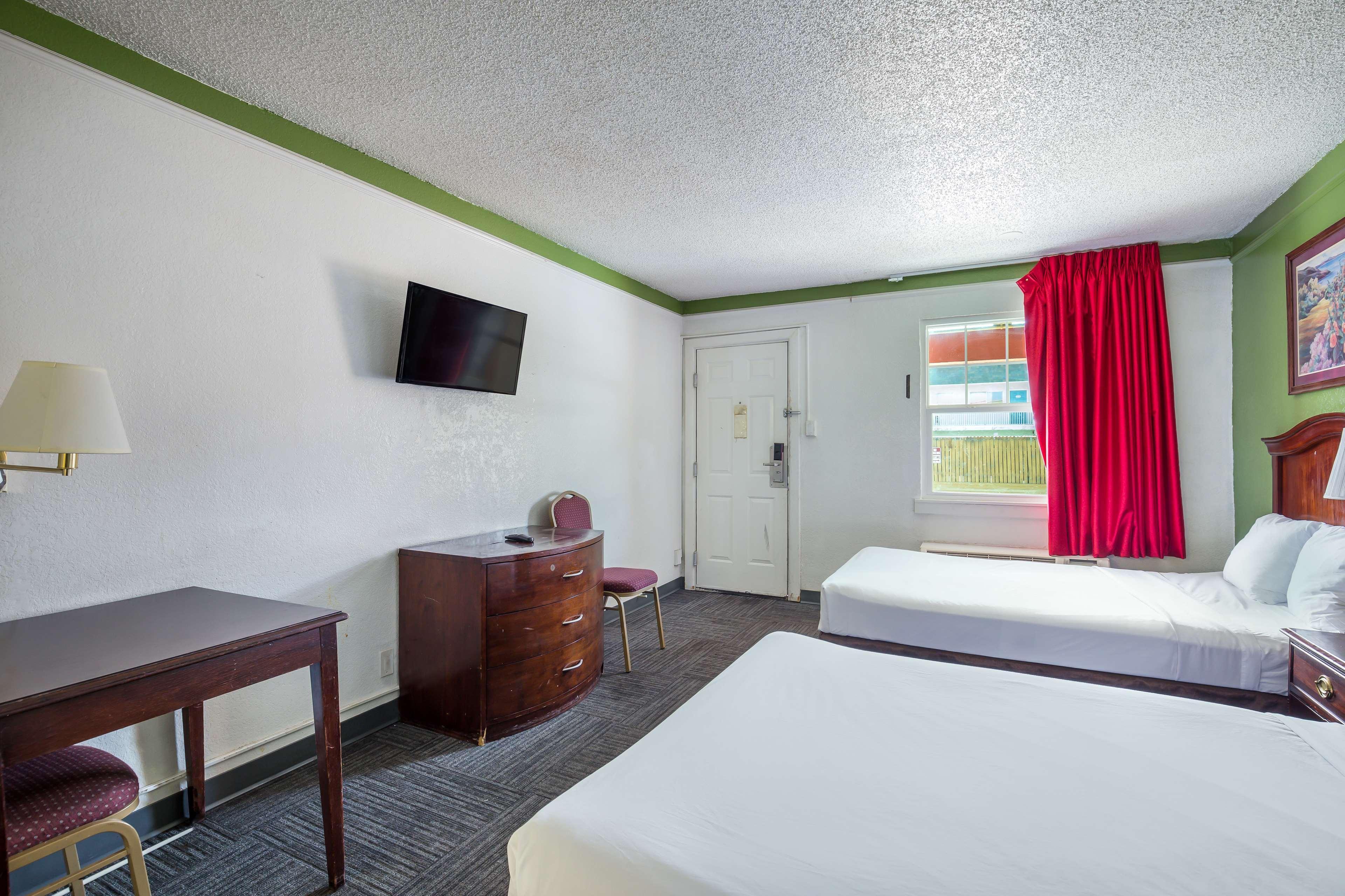 Americas Value 2* Denver