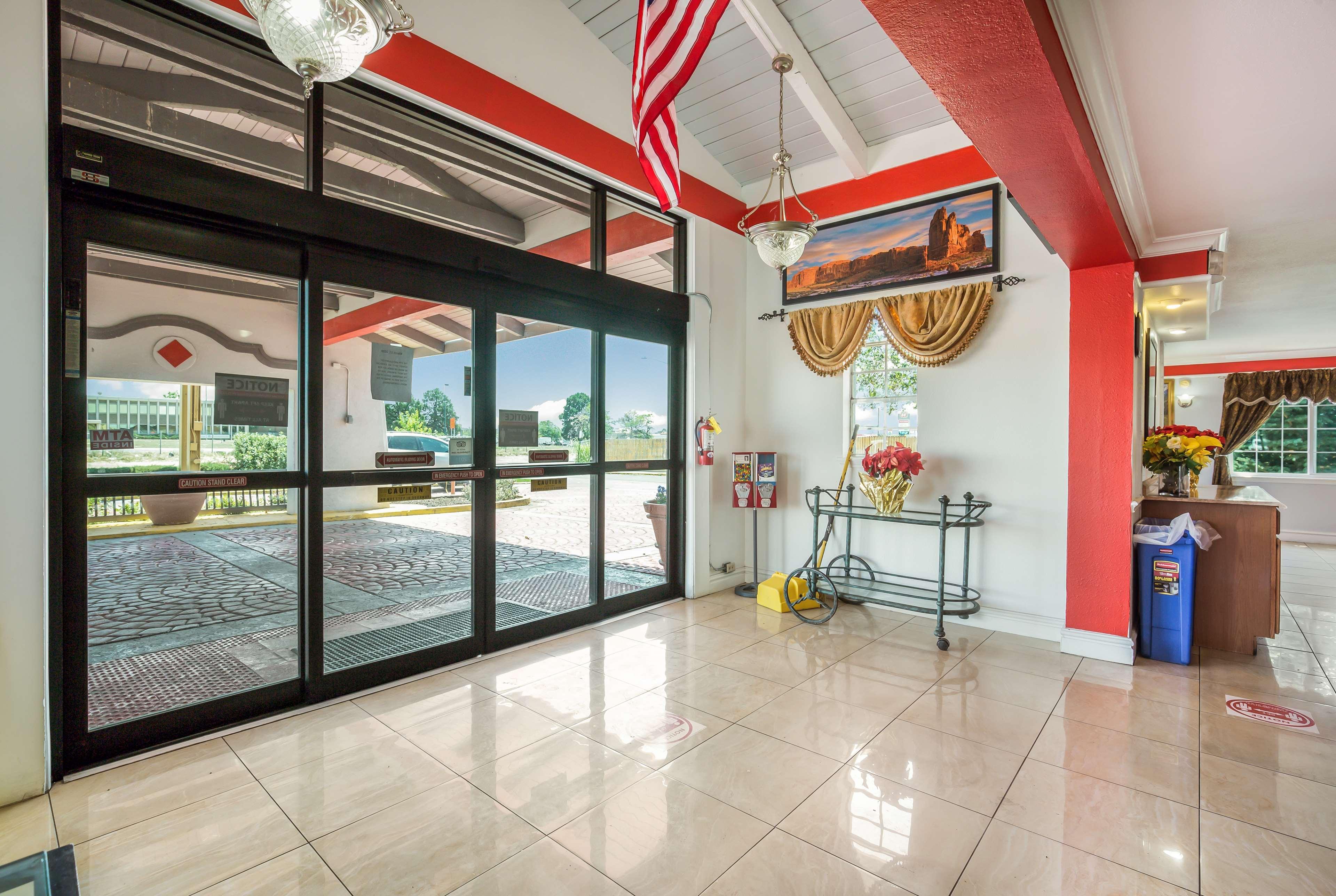 Americas Value Hotel 2*