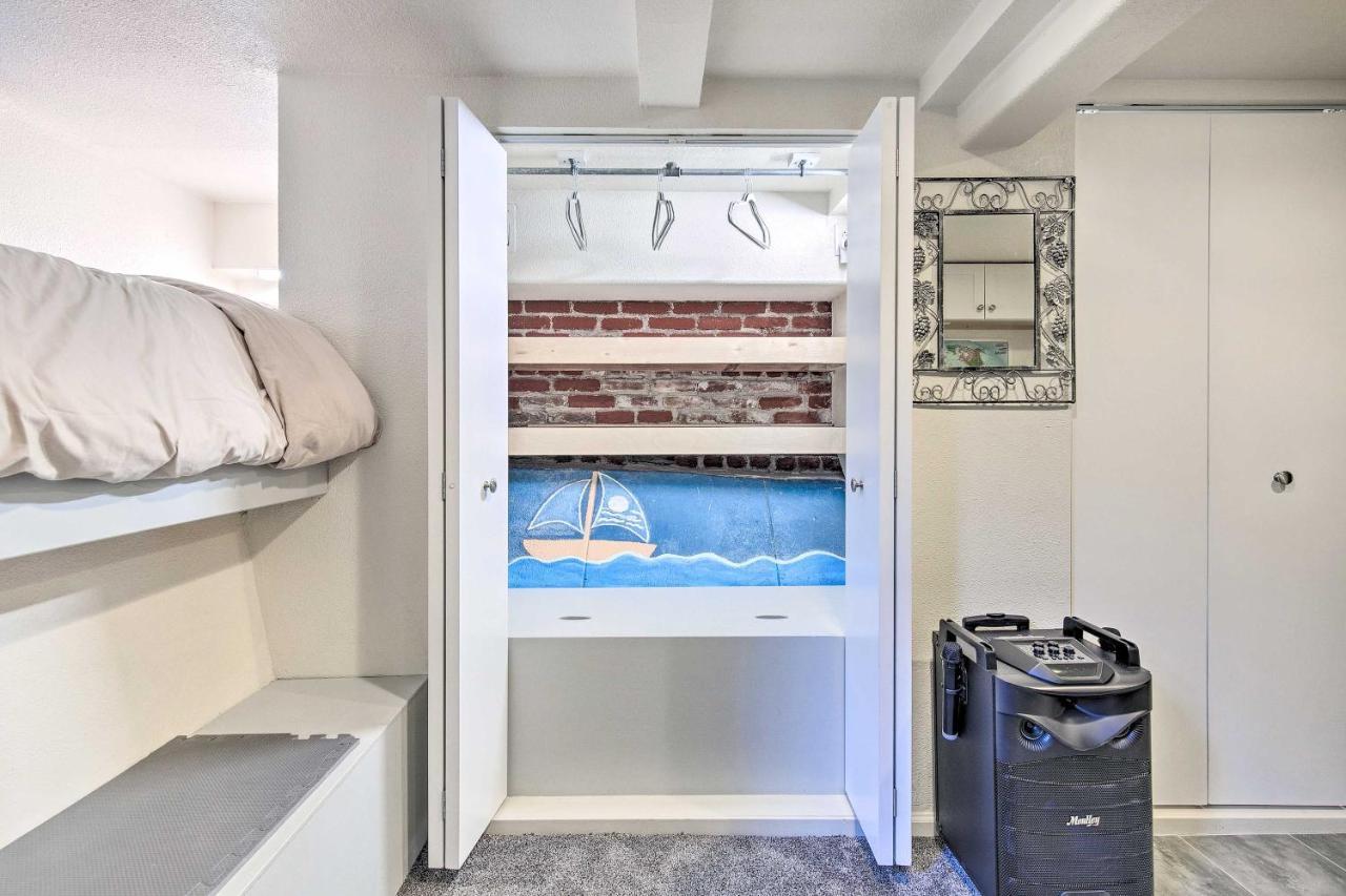 Steps To Park And Restaurants! Apartment