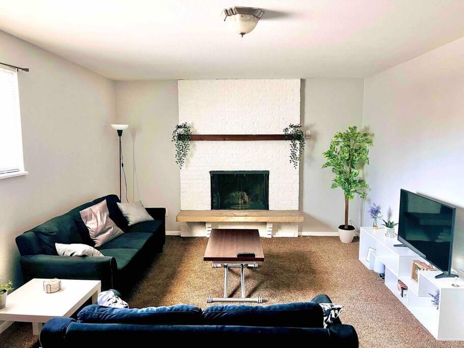 Modern Near Downtown * Denver