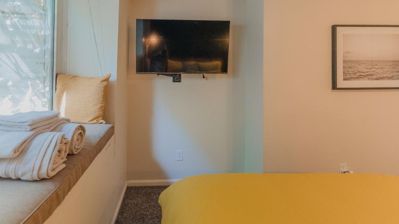 Zen Out In The Comfiest Two Bedroom Zen Den By Sloan's Lake, Holiday home