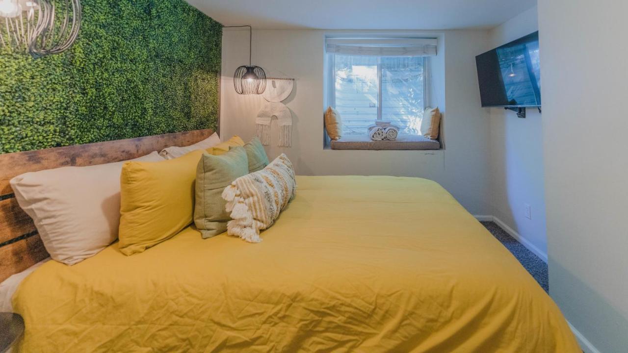 Zen Out In The Comfiest Two Bedroom Zen Den By Sloan's Lake, Holiday home *