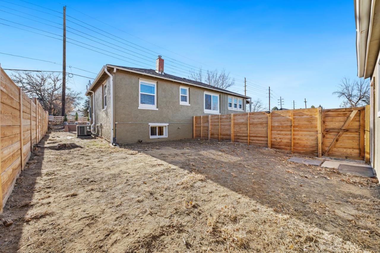 Peaceful W/ 4br, Big Yard And Amazing Art Denver