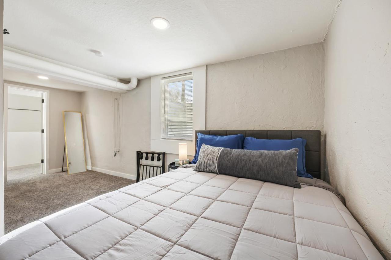 Peaceful W/ 4br, Big Yard And Amazing Art * Denver