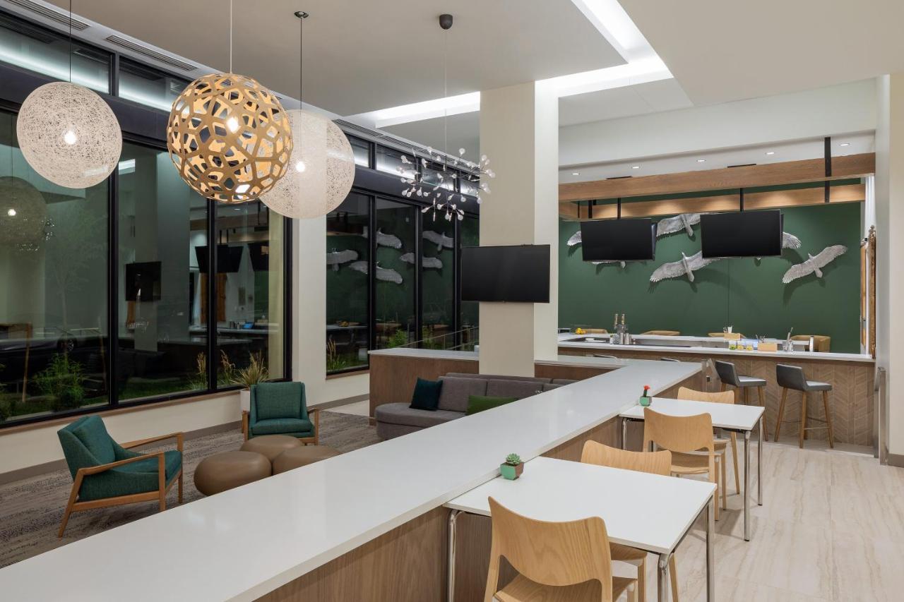 Hotel Element Downtown East Denver