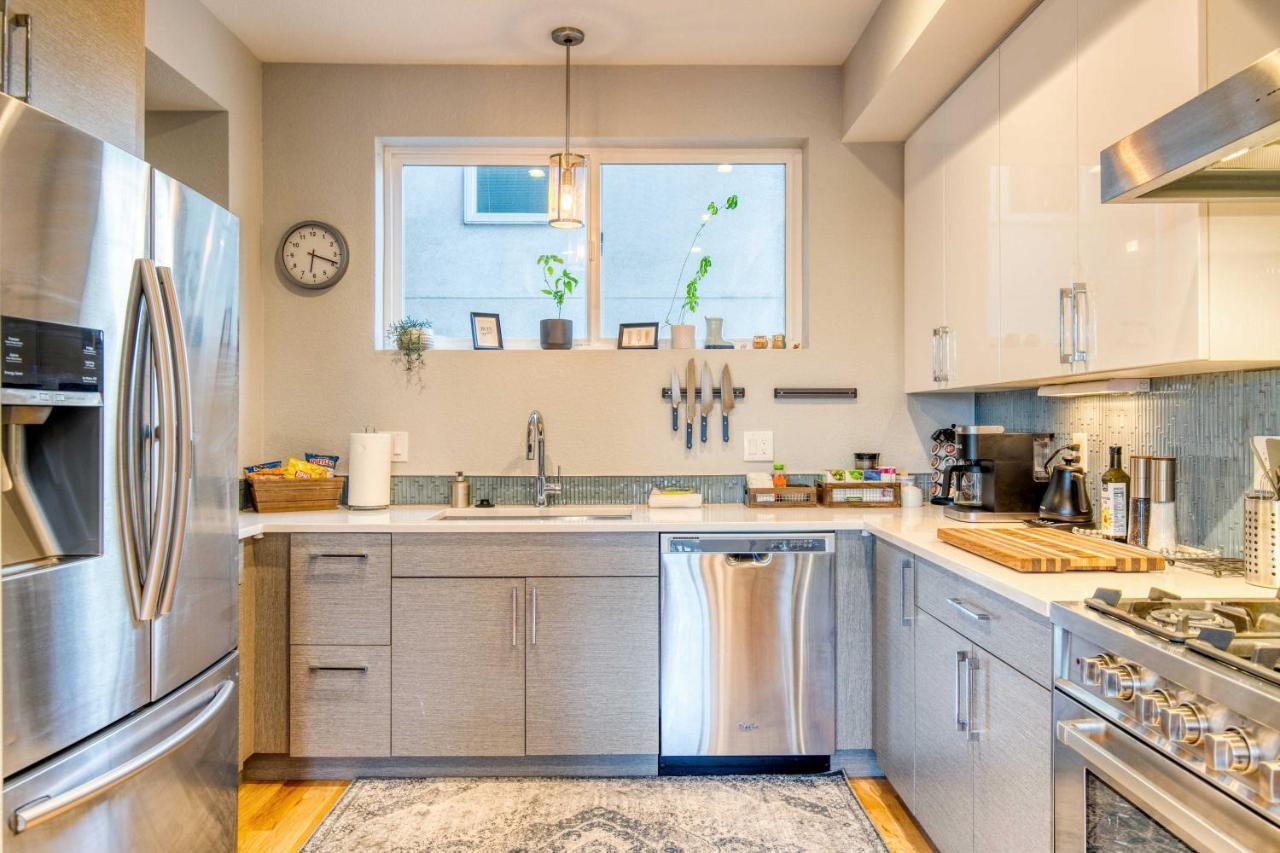 Townhome With Hot Tub, Walk To Empower Field! * Denver