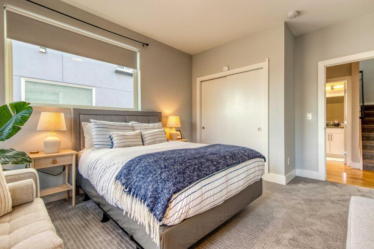 Townhome With Hot Tub, Walk To Empower Field! Denver