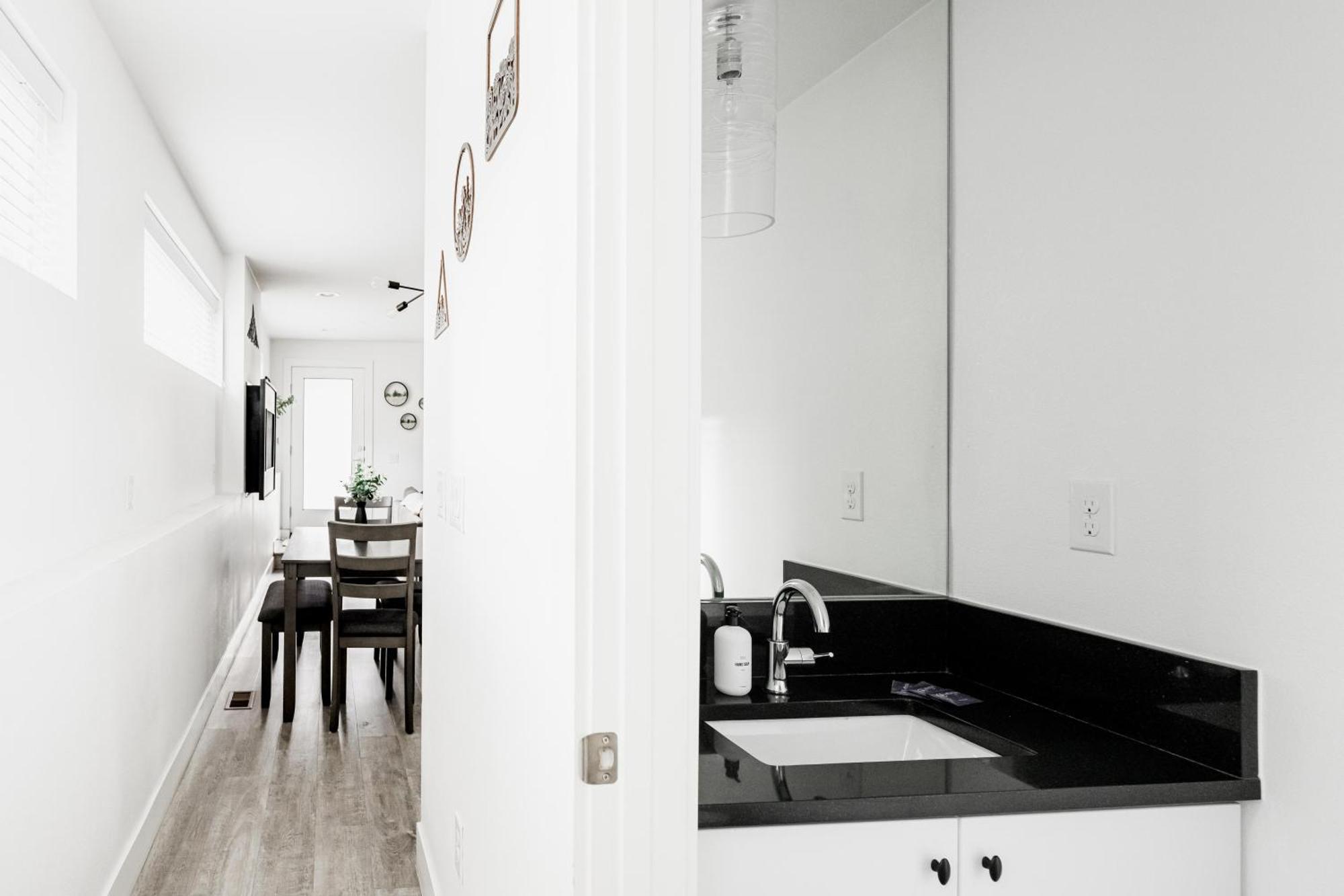 Modern Chic - Spacious Duplex - Highlands Denver