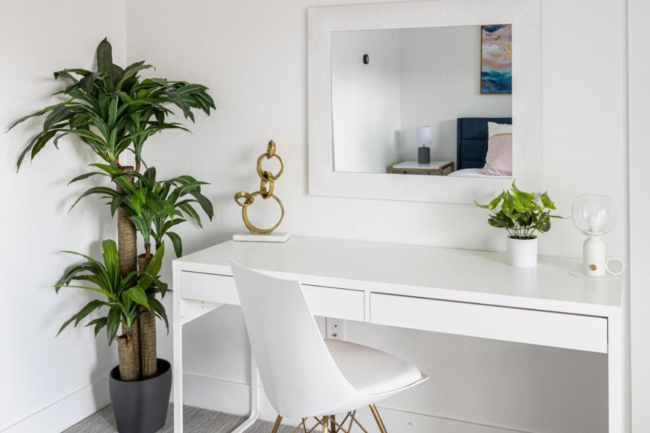 Modern Chic - Spacious Duplex - Highlands *