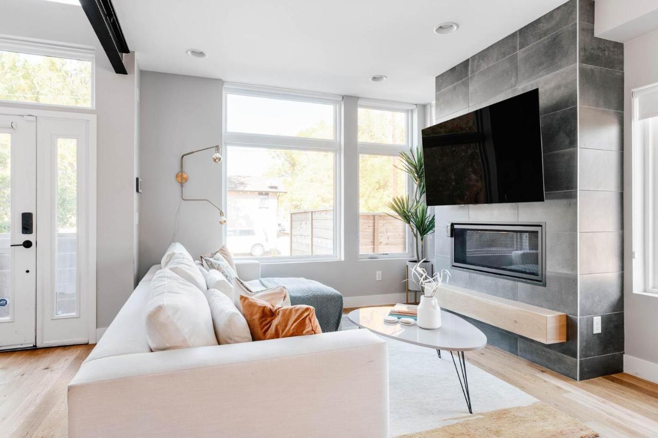 Luxe Getaway - Yard & Roof Deck - 4 Story Townhome Holiday home Denver