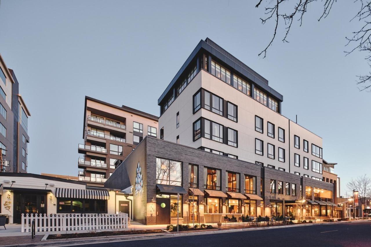 At Cherry Creek 3* Denver