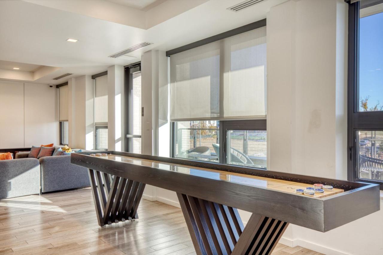 Congress Park 1br W Gym Pool Nr Shops Dining Den-134 Apartment