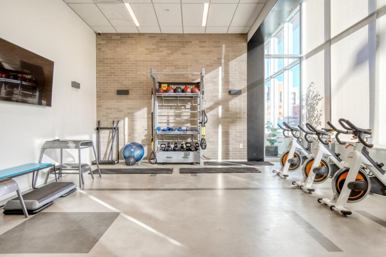 Congress Park 1br W Gym Pool Nr Shops Dining Den-134 Apartment