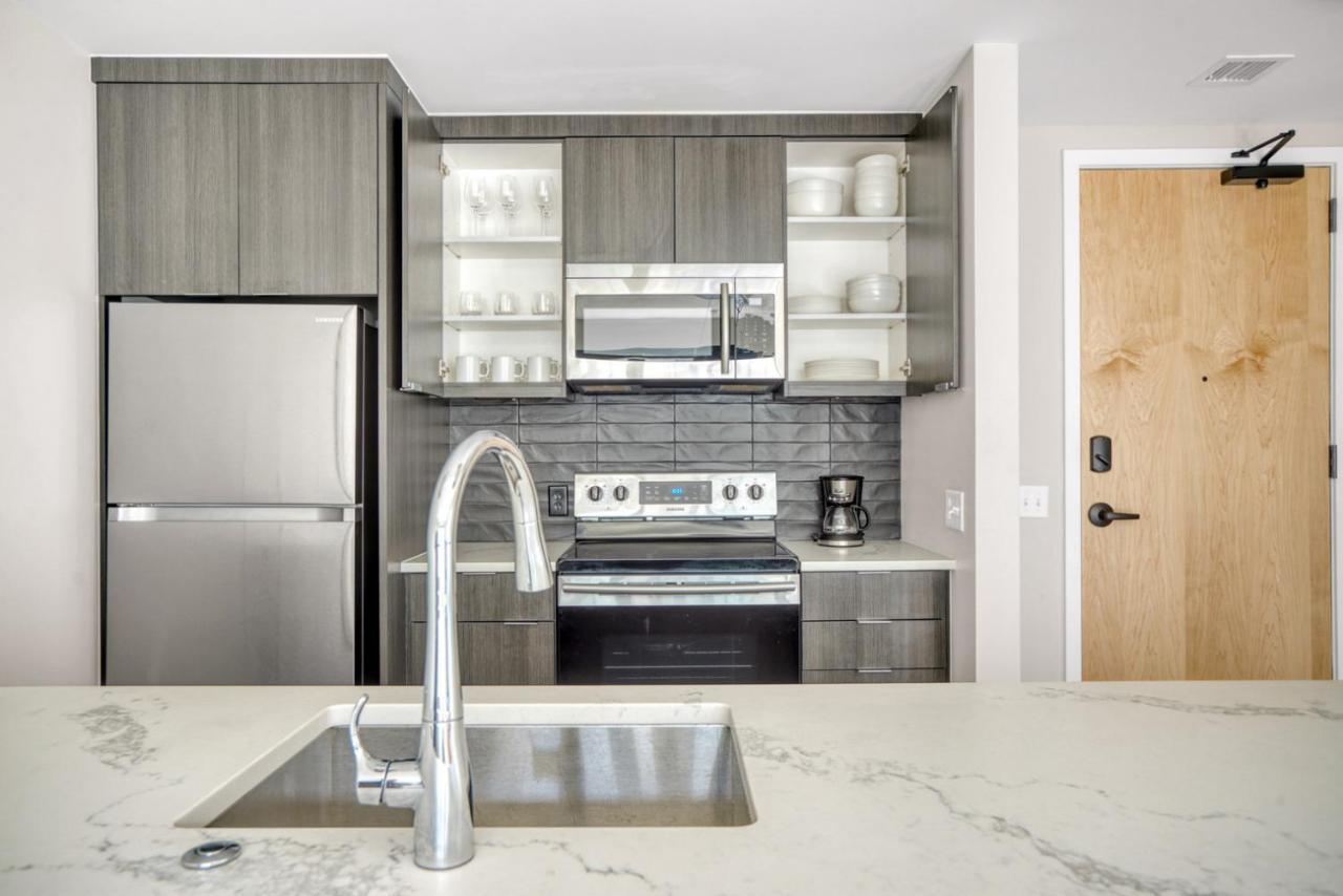Congress Park 1br W Gym Pool Nr Shops Dining Den-134 Apartment *