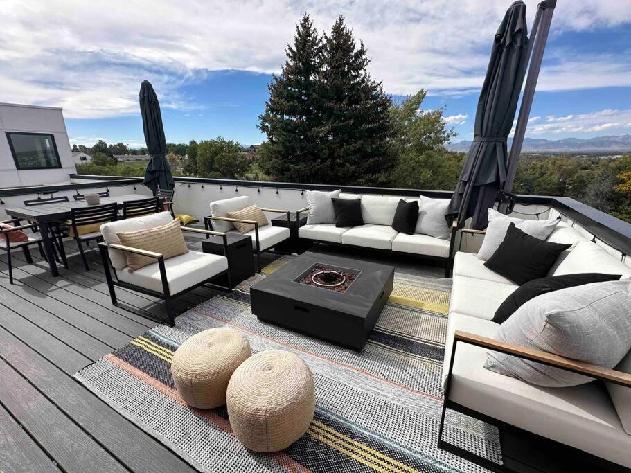 Spacious Th W/ Firepit, Mountain Views & Garage Denver