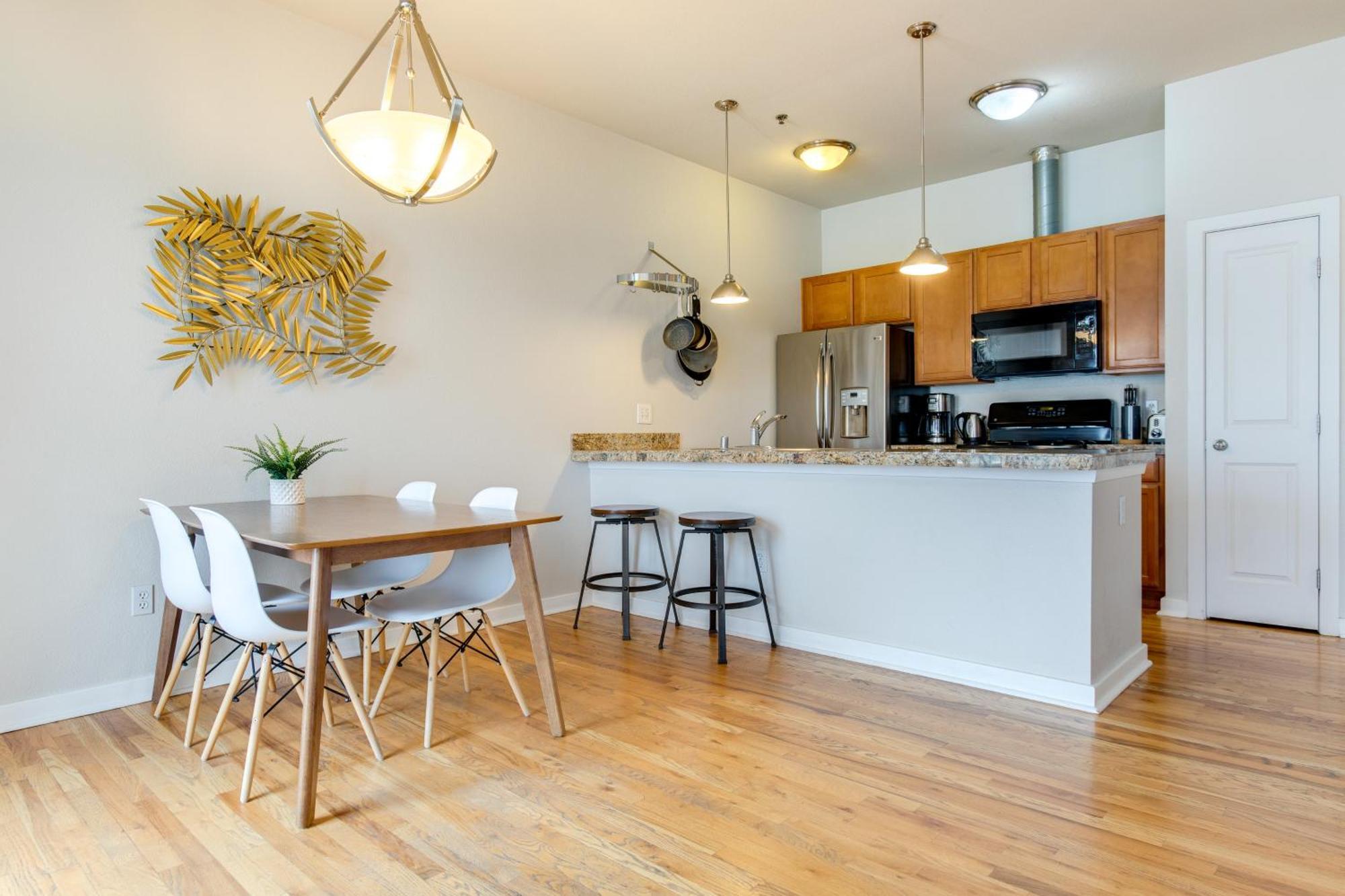 Lohi With Balcony 1 Mi To Downtown Denver! Apartment Denver