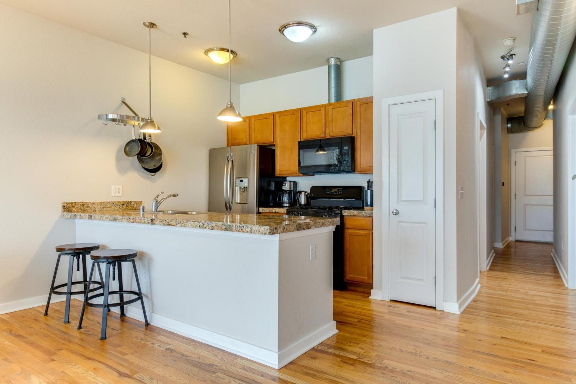 Lohi With Balcony 1 Mi To Downtown Denver!
