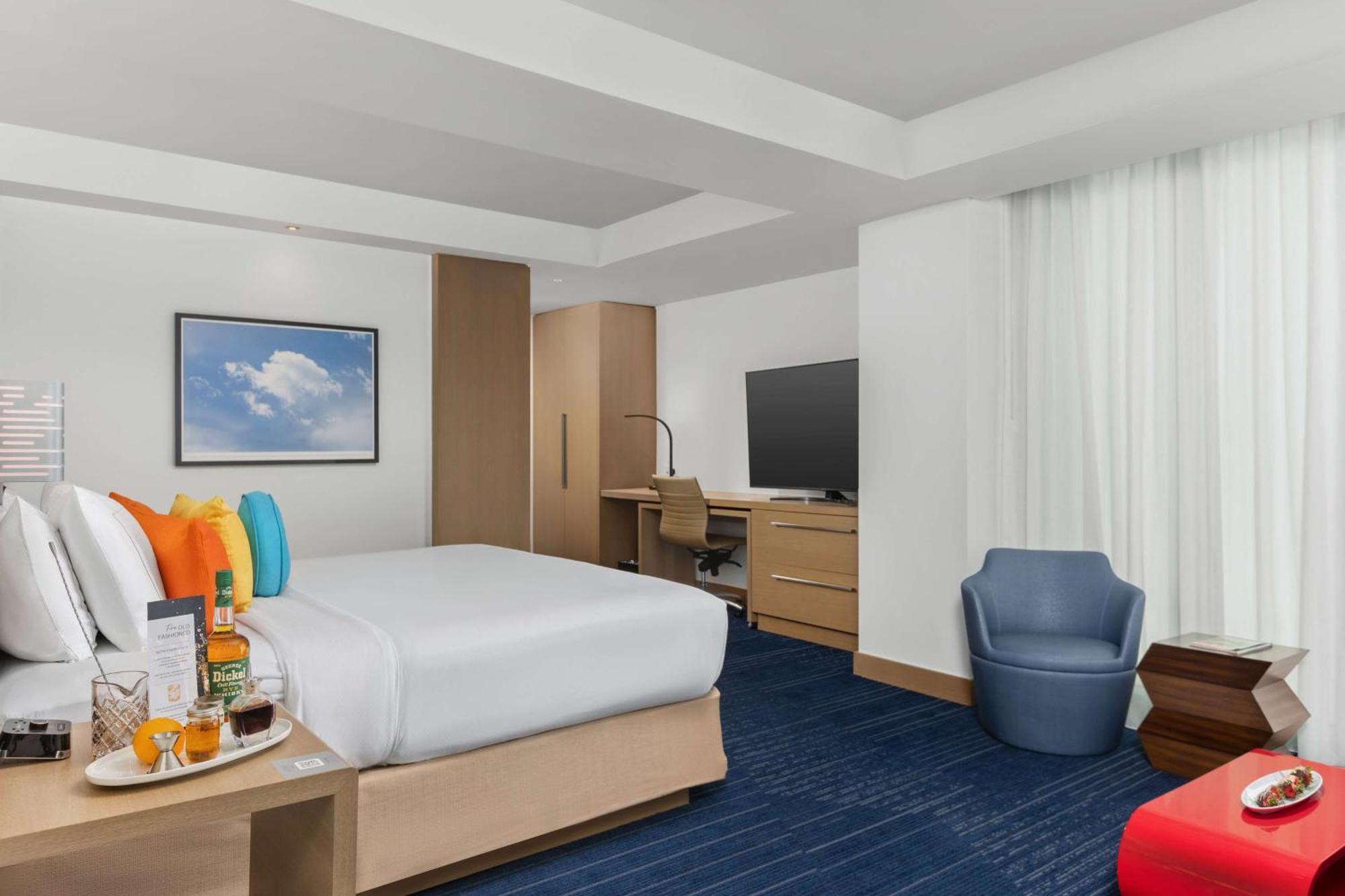 The Art Denver, Curio Collection By Hilton 4* Denver