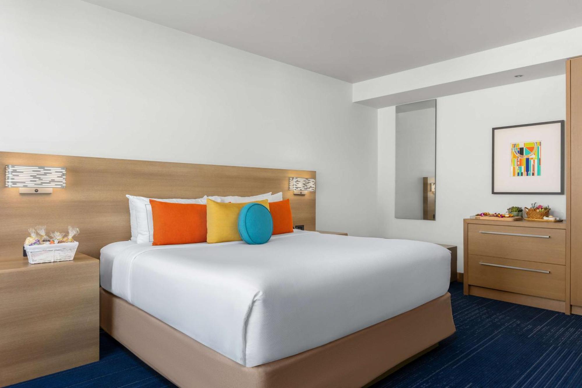 Hotel The Art Denver, Curio Collection By Hilton