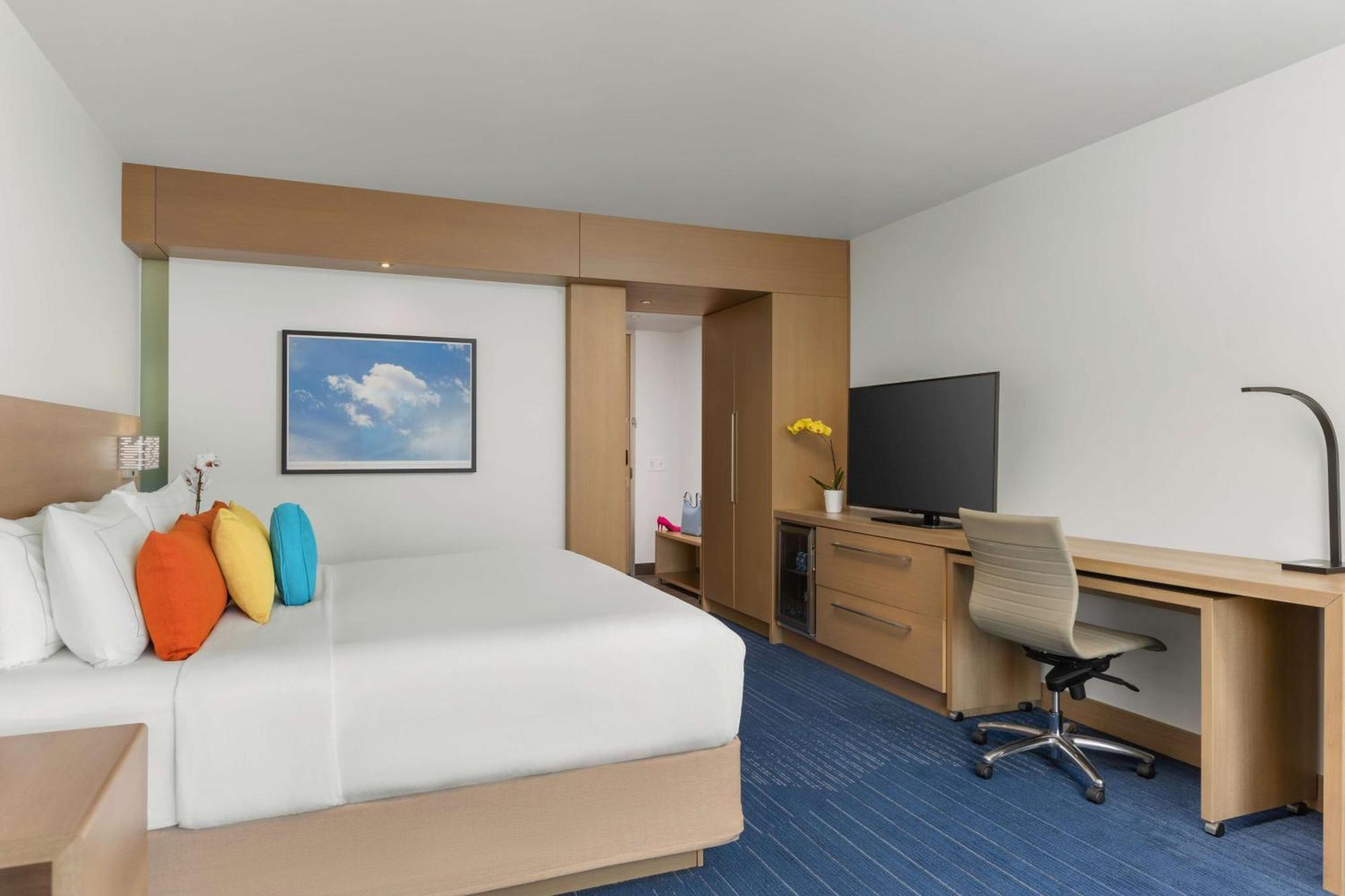 The Art Denver, Curio Collection By Hilton Hotel