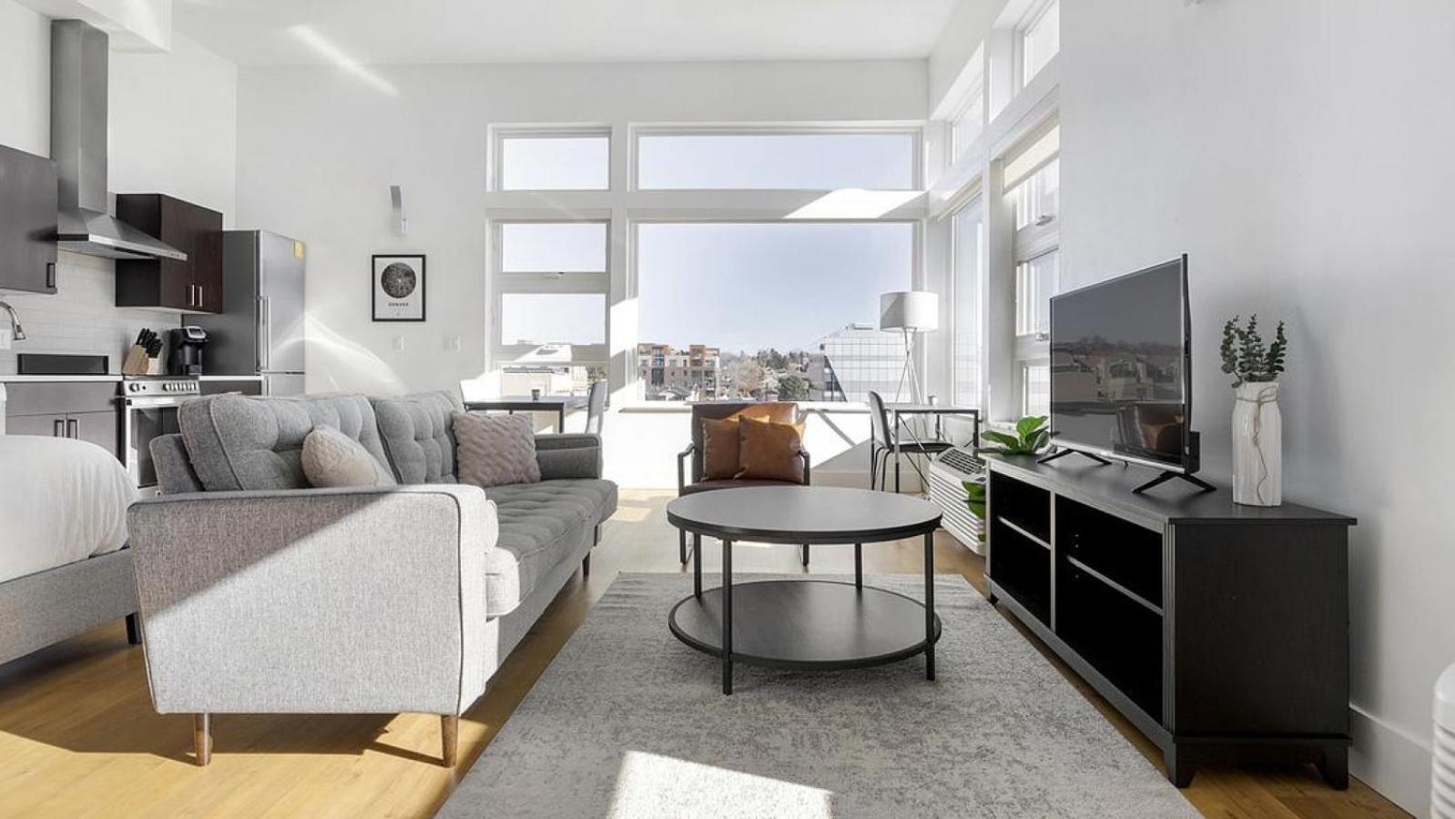 Apartment Landing - Modern With Amazing Amenities