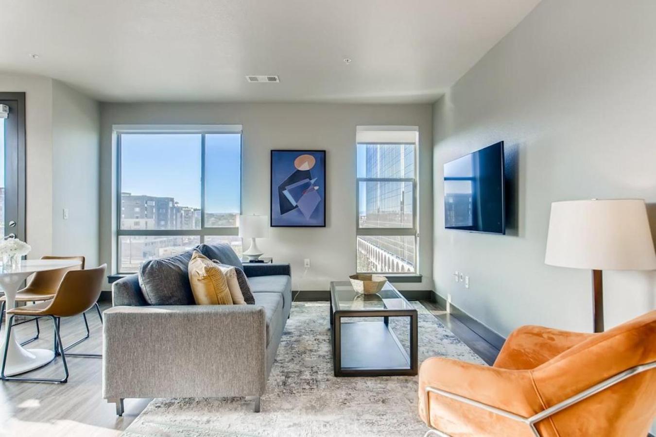 Landing Modern With Amazing Amenities Apartment Denver