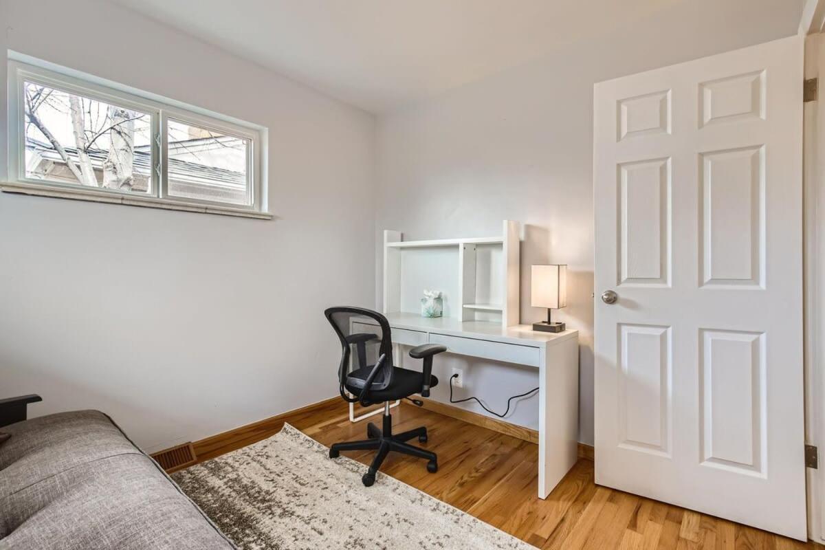 Holiday home Ranch-style Retreat Walk To Light Rail *