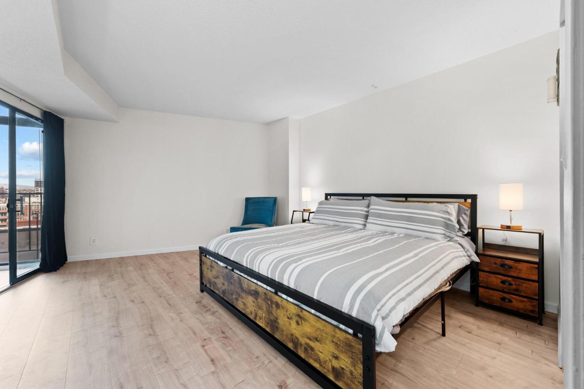 Apartment 1777 Larimer St #903 *