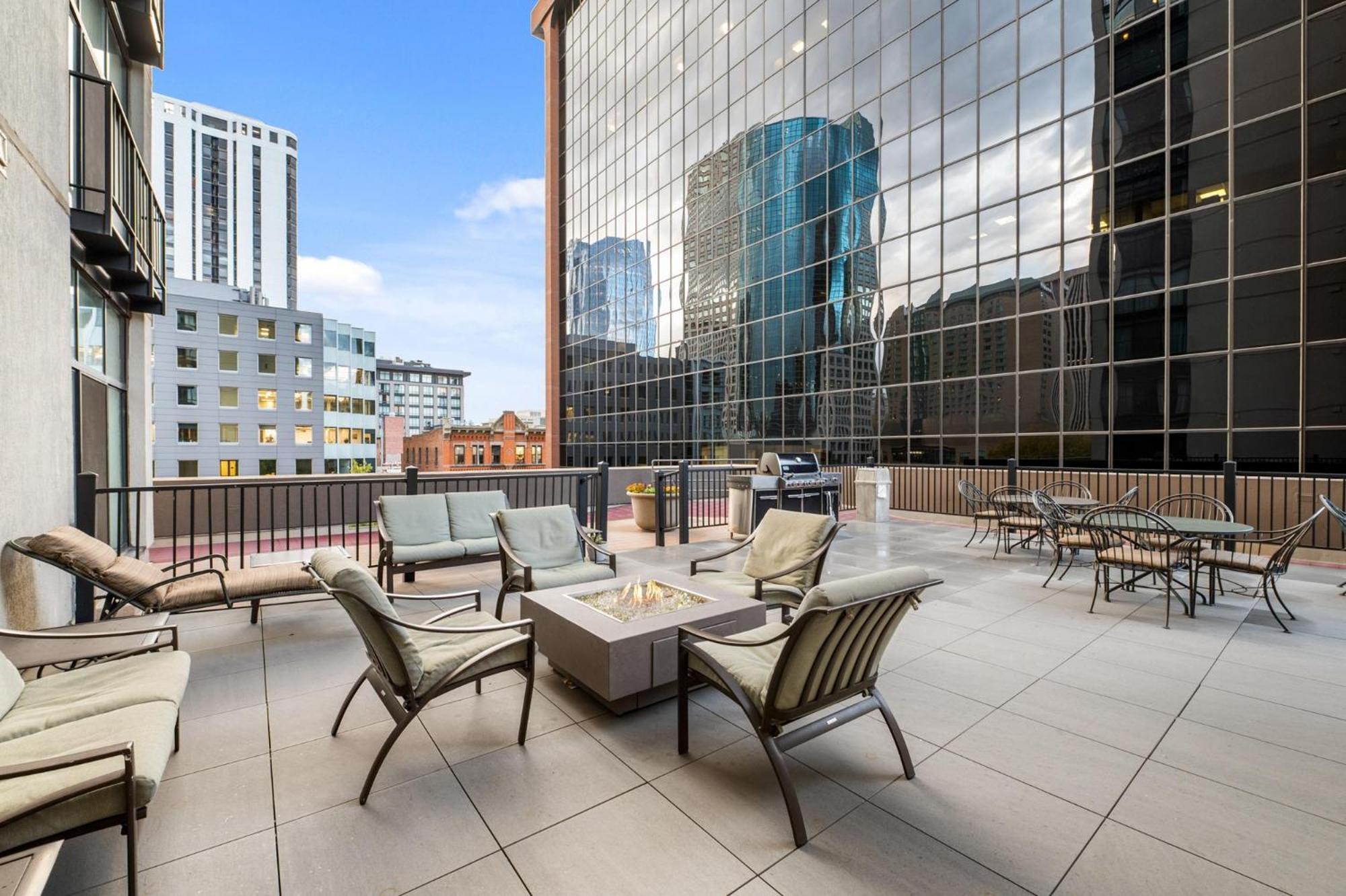 Apartment 1777 Larimer St #903 *