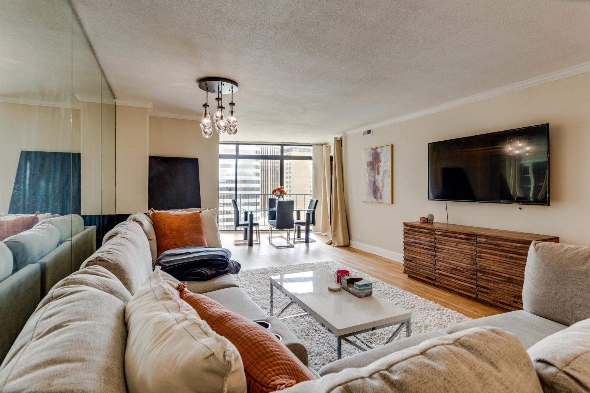 Apartment Downtown In The Center Of The City!