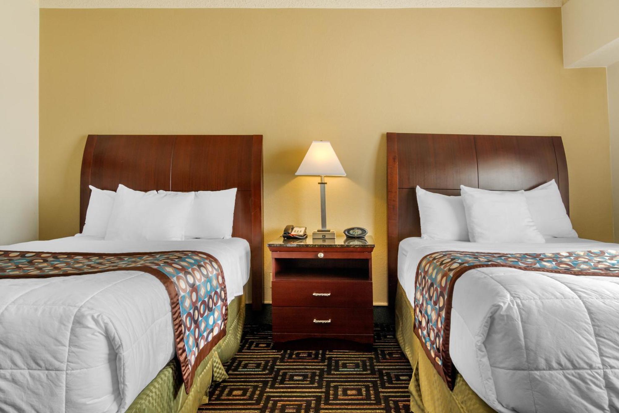Hotel At The Highland Downtown
