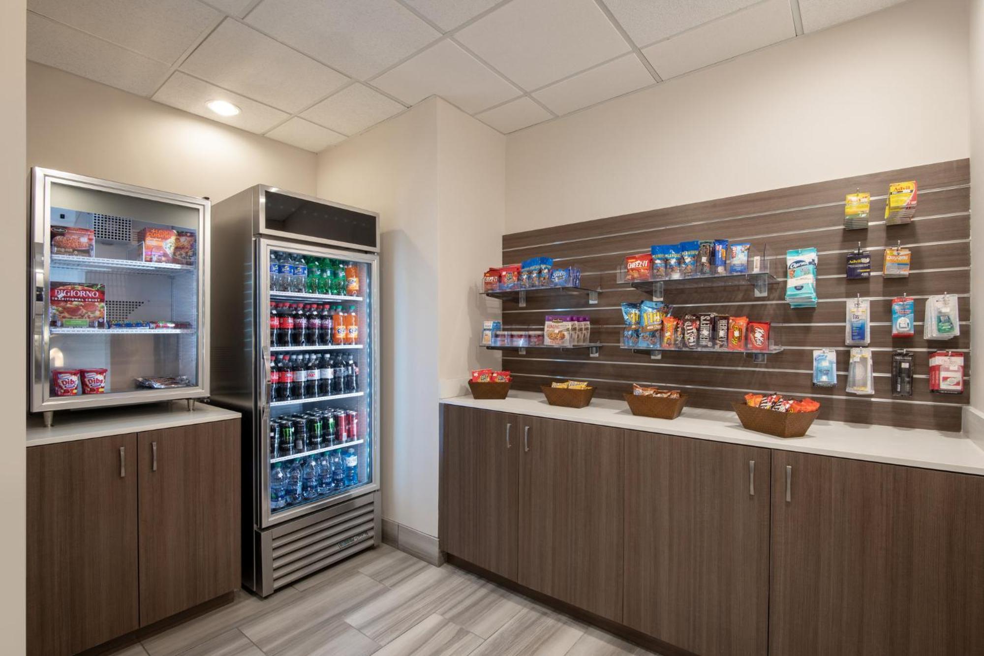 Hotel East By Ihg Denver