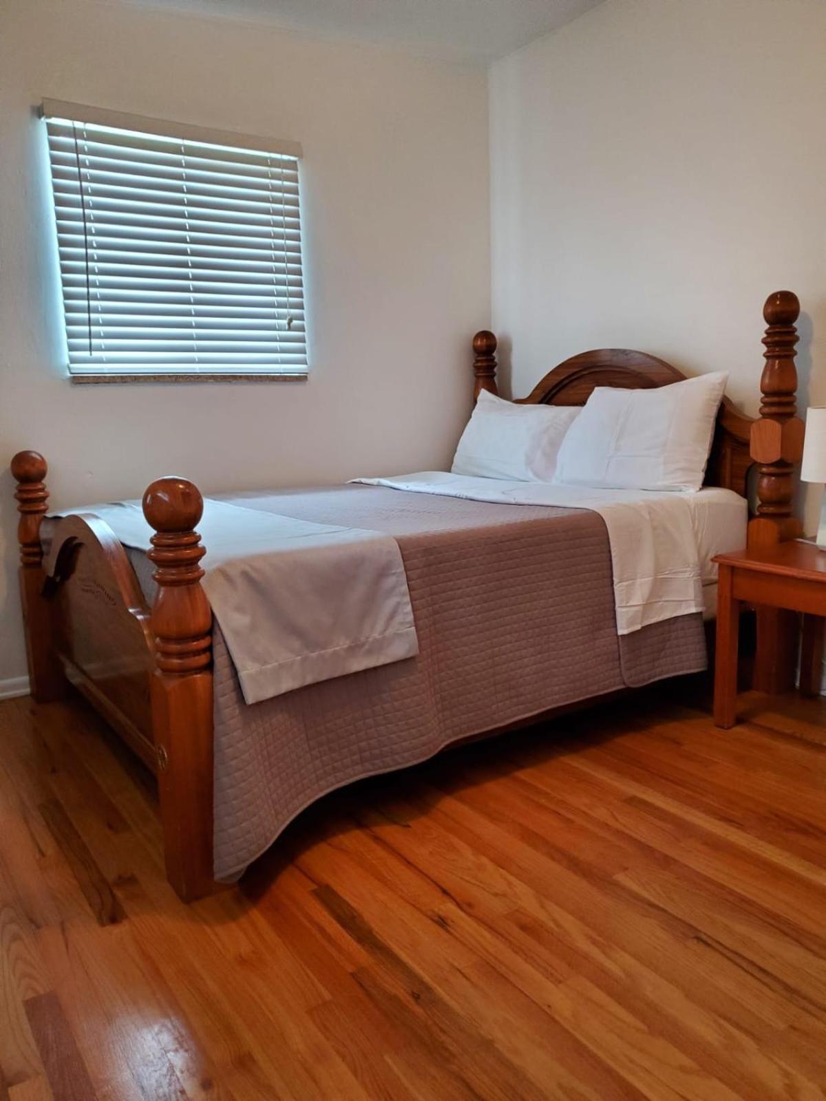 Villa 4 Bedroom 5 Beds Family House Denver
