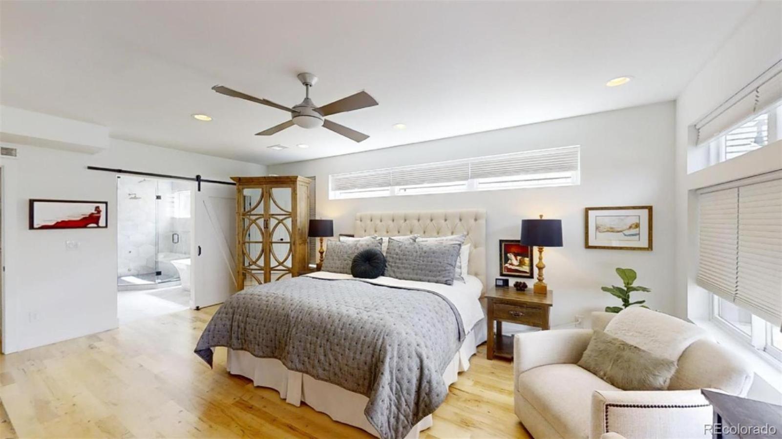 Holiday home Luxurious, Modern Townhome 5 Minute Walk From Cherry Creek North Denver