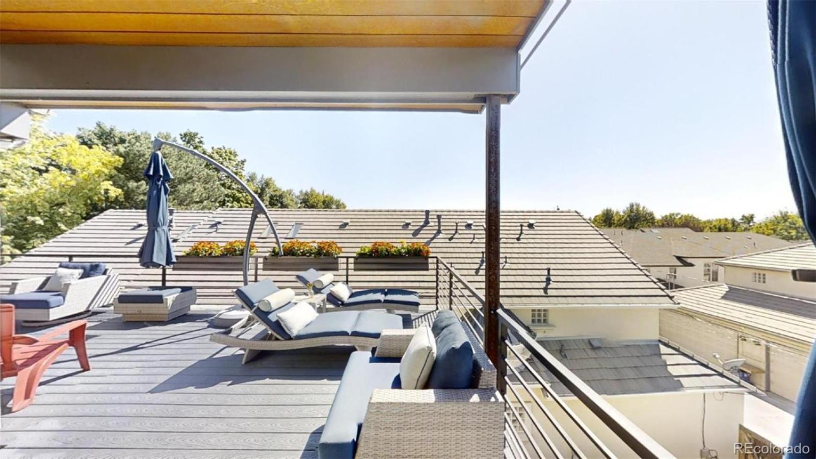 Luxurious, Modern Townhome 5 Minute Walk From Cherry Creek North