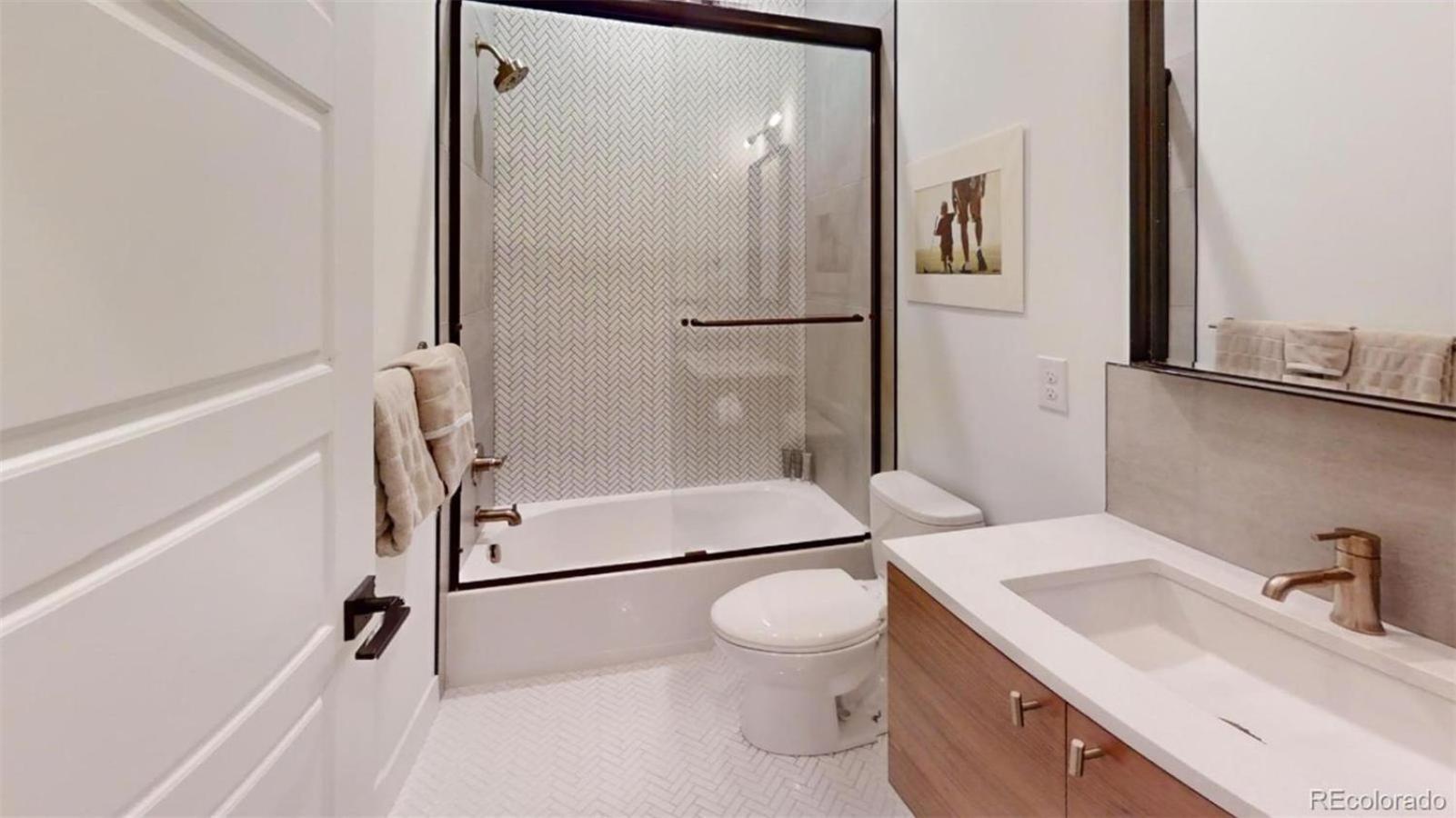 Holiday home Luxurious, Modern Townhome 5 Minute Walk From Cherry Creek North Denver