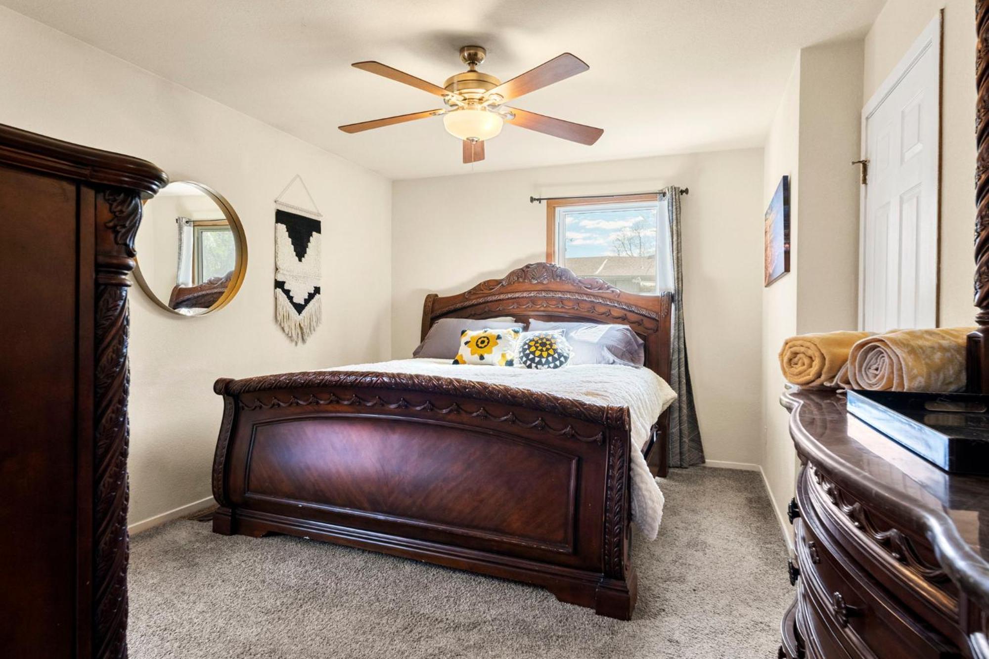 A Oasis 15 Min To The Bronco Stadium 3 Bedroom With A King * Denver
